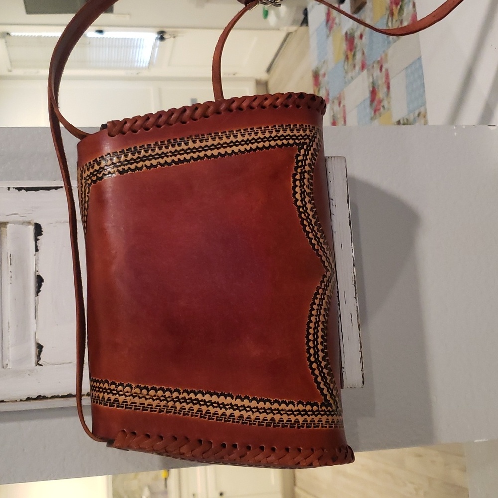 NWOT Beautiful Crossbody Genuine Leather Purse - Picture 4 of 6